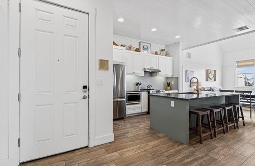 Cinnamon Shore Condo | Luxe 3rd-Fl Corner Condo w/Bird's-Eye View of Cinnamon Shore Town Center!