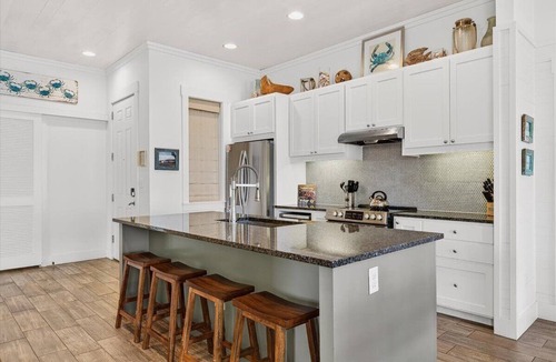 Cinnamon Shore Condo | Luxe 3rd-Fl Corner Condo w/Bird's-Eye View of Cinnamon Shore Town Center!