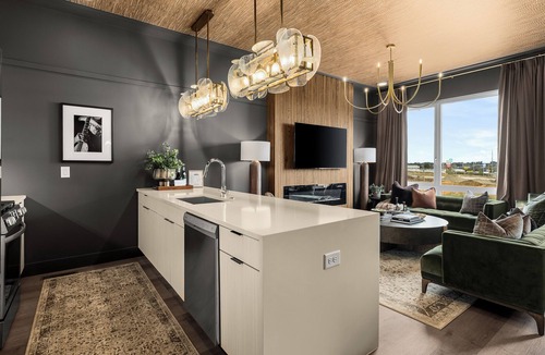 Talbot's Corner House | Luxe 4 Bedrm Private Rooftop, Downtown Views Hot Tub, Unique Entertainment Room