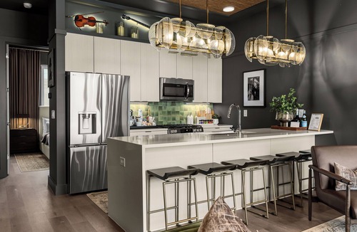 Talbot's Corner House | Luxe 4 Bedrm Private Rooftop, Downtown Views Hot Tub, Unique Entertainment Room