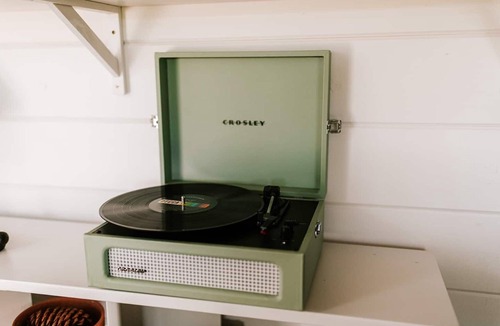 Cherry Log Cabin | Luxe 4BR Designer Cabin Hot Tub Views Fire