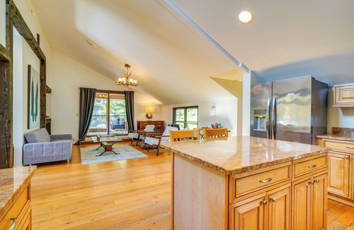 Jamaica House | Luxe 5,000 Sq Ft Retreat: 5 Mi to Stratton Resort