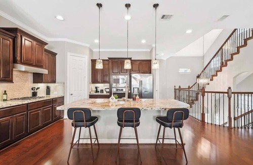 Spring Shadows Condo | Luxe 5BDR Retreat Gated, Fire Pit, BBQ, Wi-fi