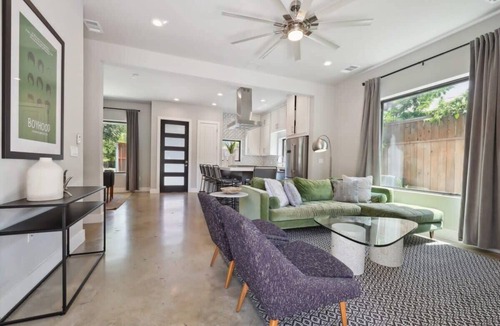 Govalle House | Luxe 5BR East Austin Home | Private Pool & Balcony