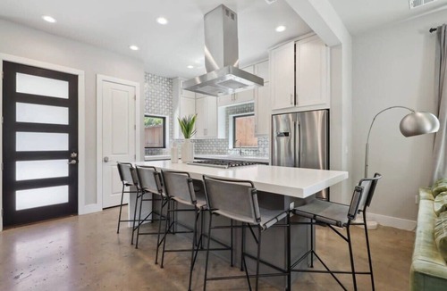 Govalle House | Luxe 5BR East Austin Home | Private Pool & Balcony