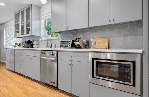 White Rock Hills House | Luxe 5BR -Pool/Firepit/Mini Golf near State Fair