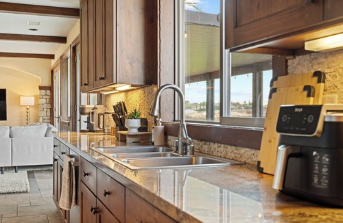 Temecula House | Luxe 5BR Villa/Event-Friendly & Pool Table