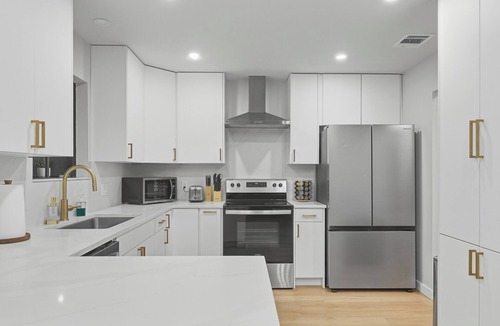 West Oak Hill House | Luxe 5BR w/New Pool, Hot Tub & Game Room