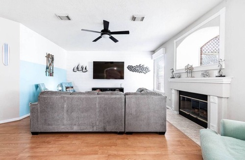 Pearland House | Luxe 5BR w/Pool Fire Pit Fun BBQ Game Zone