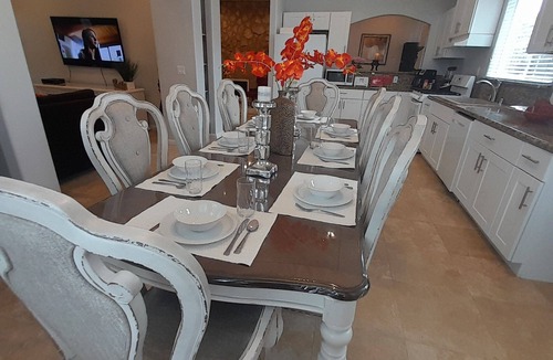 Hermosa Village House | Luxe 6Bd/6Ba,5 Minutes Disney Convention C, Beaches 20minutesnnnnnnnnnnnnnnnnnnn