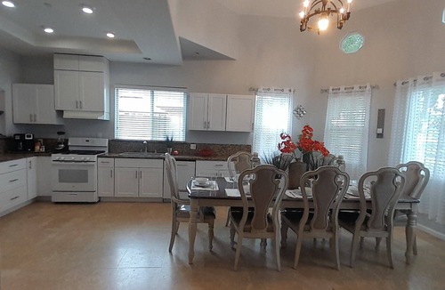 Hermosa Village House | Luxe 6Bd/6Ba,5 Minutes Disney Convention C, Beaches 20minutesnnnnnnnnnnnnnnnnnnn