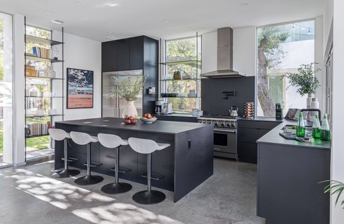 Bouldin House | Luxe 6BDR Retreat w/Putting Green + Game Room | Bouldin Collective by AvantStay