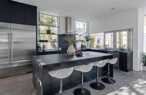 Bouldin House | Luxe 6BDR Retreat w/Putting Green + Game Room | Bouldin Collective by AvantStay