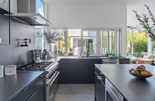 Bouldin House | Luxe 6BDR Retreat w/Putting Green + Game Room | Bouldin Collective by AvantStay