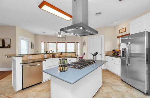 Lake Houston House | Luxe 6BR Lakehouse w/Fishing | Near IAH