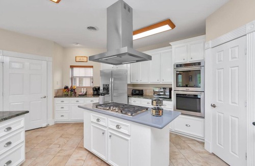 Lake Houston House | Luxe 6BR Lakehouse w/Fishing | Near IAH