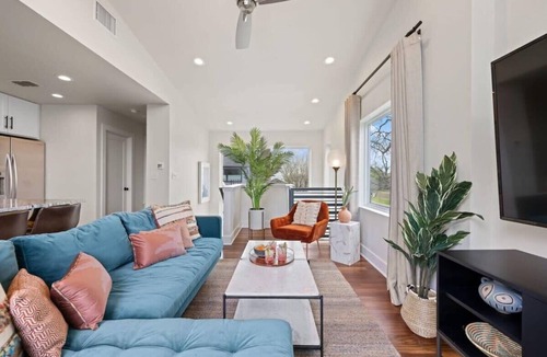 Govalle House | Luxe 8BR Austin Combo | Pool, Grill & Rooftop Deck