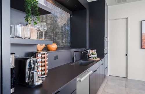 Bouldin House | Luxe 9BDR Retreat w/Putting Green + Game Room | Bouldin Collective by AvantStay