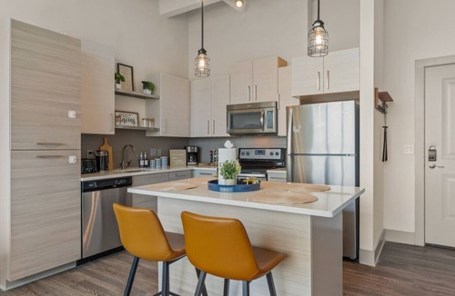 Peachtree Center Apartment | LUXE Altitude 1BR King Bed DT - ATL Views