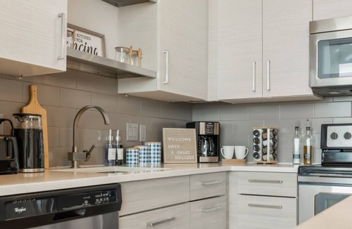 Peachtree Center Apartment | LUXE Altitude 1BR King Bed DT - ATL Views