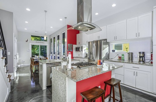 Central East Austin House | Luxe and Modern Central E ATX Getaway