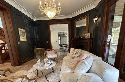 Oak Park House | Luxe and Modern Victorian SFH w/Parking