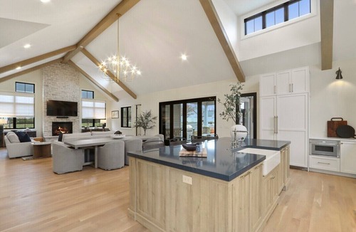 Lake Geneva House | Luxe at the Lake | Heated Saltwater Pool |Lake Views |Enclosed Porch | Movie Theater| Hot Tub