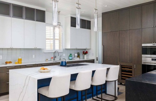 Treemont House | 🌴 Luxe Austin Escape with Pool + Gym | Outdoor Kitchen | Victoria ☀️