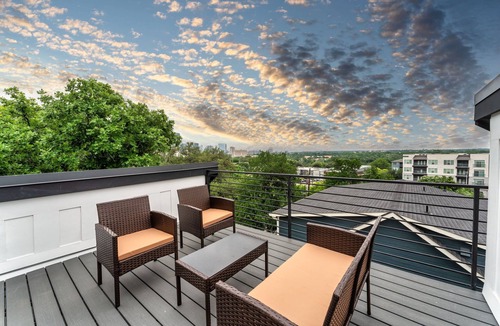 Riverside House | Luxe Austin Riverside House w/Skyline Deck