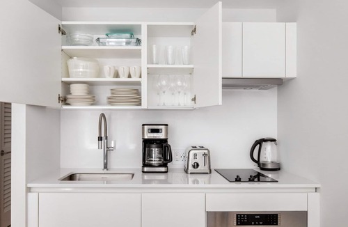 Back Bay East Apartment | Luxe Back Bay Studio w/W/D, close to Bostom Common, by Blueground