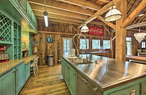 Zenda House | Luxe Barndominium w/Home Gym, Theater, & More!