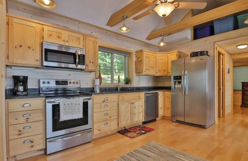 Bowdoinham Cabin | Luxe Bayfront Cabin w/Stunning Views & Shared Dock- Ideal for Hunting & Fishing