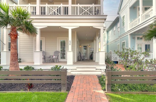 Cinnamon Shore House | Luxe Beach Home w/View of Resort-Like Pool+More Amenities@Cinnamon Shore!
