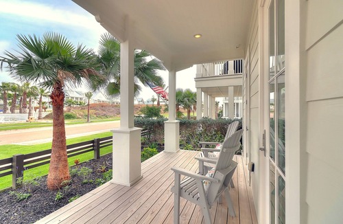 Cinnamon Shore House | Luxe Beach Home w/View of Resort-Like Pool+More Amenities@Cinnamon Shore!