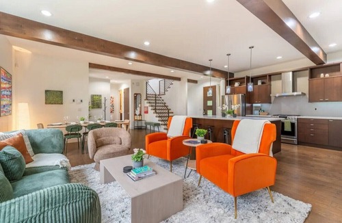 Leschi House | Luxe Beautiful Large Home - Central District