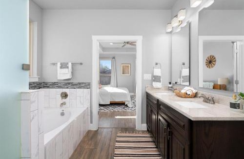 Round Rock House | LUXE Boho Chic5BR Woodbine Round Rock Kalahari
