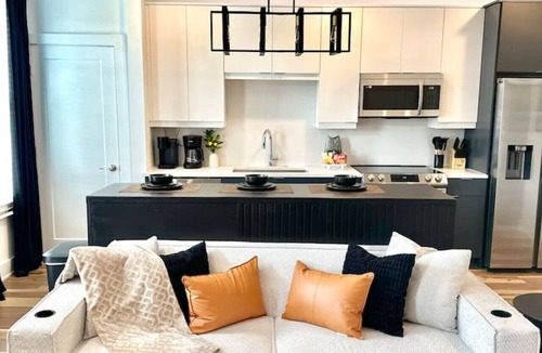 Garden Hills Apartment | Luxe Buckhead Retreat | Free Parking | Walkable