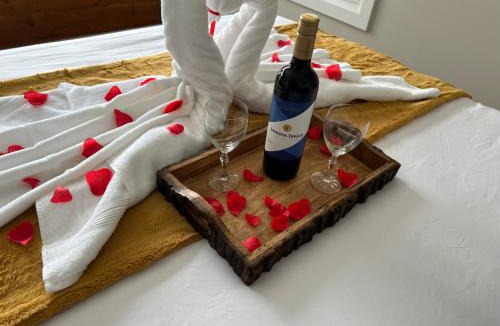 Lovejoy House | Luxe Central Suburban Retreat