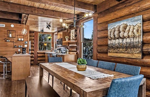 Lac Superieur Village Ski Chalet | Luxe Chalet with Hot Tub & Sauna