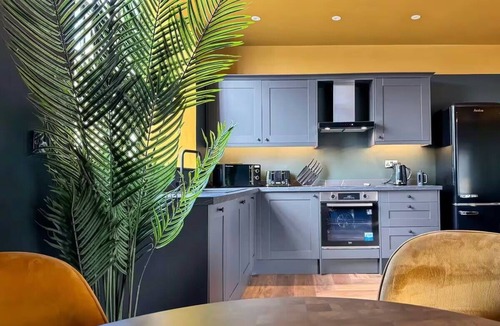 Barnard Castle Apartment | Luxe Chapel Apartment with Roll-Top Bath