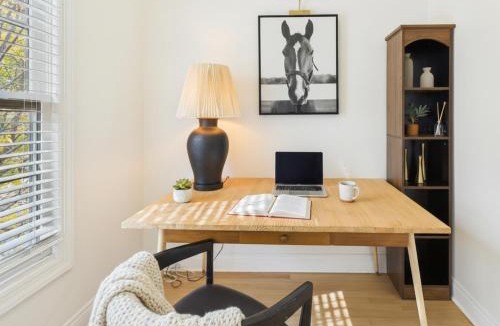 West Town Apartment | Luxe Chicago Retreat Game Room, Deck Fire Pit