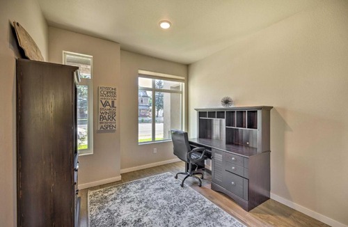 Colorado Springs House | Luxe Colorado Springs Home Fireplace, Grill!