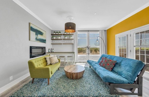 Clarksburg Apartment | Luxe & Comfy Vineyard Estate ~ Breathtaking Views!