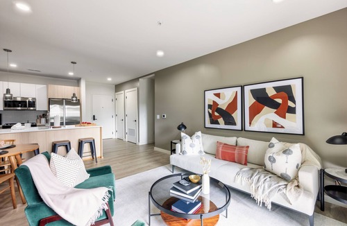 Eighth Avenue Condo | Luxe Condo - Downtown Nashville - Walk to Broadway/The Gulch - Heated Pool 3/1