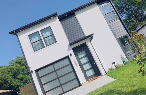 South Dallas - Fair Park House | Luxe Cozy guesthouse: 7mins from downtown Dallas