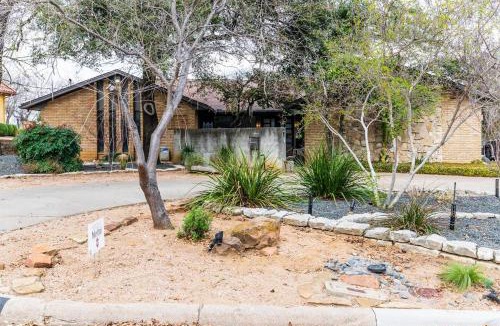 Kessler Villa | Luxe Dallas Estate Nearly Half Acre Skyline Views