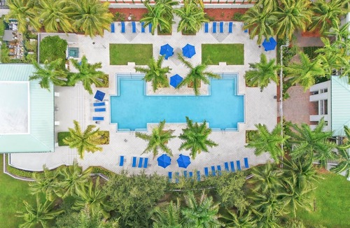Doral Apartment | Luxe Doral Resort Suite with Pool