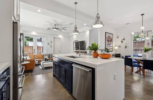 Govalle House | Luxe East Austin Home | Pool, Grill & Rooftop Deck