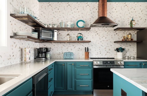 Mount Airy House | Luxe Escape: Walk to Main St, Hot Tub, Spa Bath