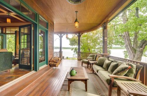Middle Hope House | Luxe Family Home on Orange Lake w/Private Dock!